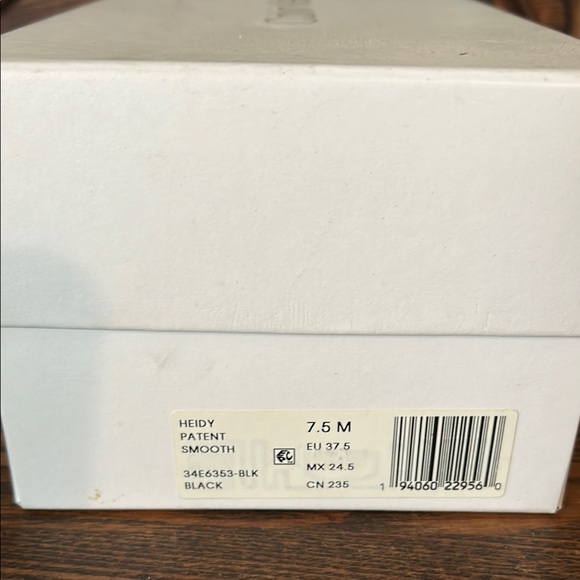 Calvin Klein Black Patent Leather Loafers Slip-On Flats - Picture 4 of 4